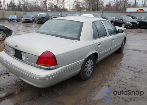 2003 Ford Crown Victoria Lx z USA, uszkodzony, nr VIN 2FAFP74W43X182780